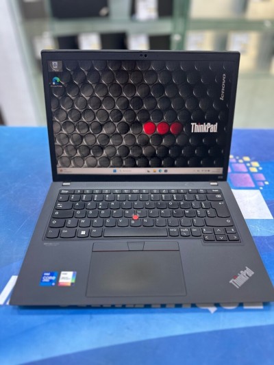 THINKPAD X13 GEN2 CORE : INTEL I5 - 1145G7 DISC :  256 GB  (SSD)  RAM : 16 GB