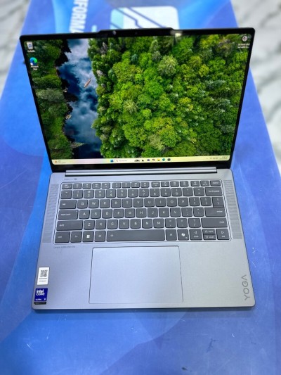 LENOVO YOGA PRO 7  CORE : ULTRA 9  285H DISC :  01 TB  (SSD)  RAM : 32 GB DDR 6 TACTILE ARC GRAPHIC