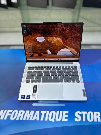 LENOVO IDEAPAD SLIM 5i  CORE : ULTRA 7 155H DISC : 512 GB  (SSD) RAM : 16 GB    INTEL ARC 08GB  