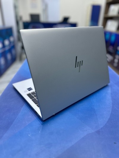 HP ELITEBOOK 860 G9  CORE : INTEL i5 - 1245U DISC :  512 GB  (SSD)  RAM : 16 GB  