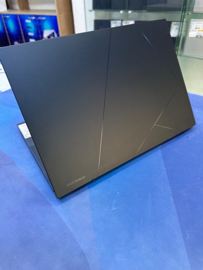 ASUS ZENBOOK UX340  CORE : INTEL I5 - 1340P DISC :  512 GB  (SSD)  RAM : 16 GB  4K TACTILE 