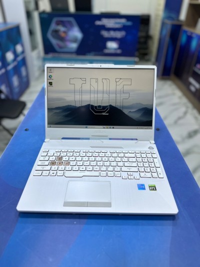 ASUS TUF F15  CORE : INTEL I7  / 11800H DISC : 512 GB  (SSD)  RAM : 16 GB   RTX 3050 4GB 