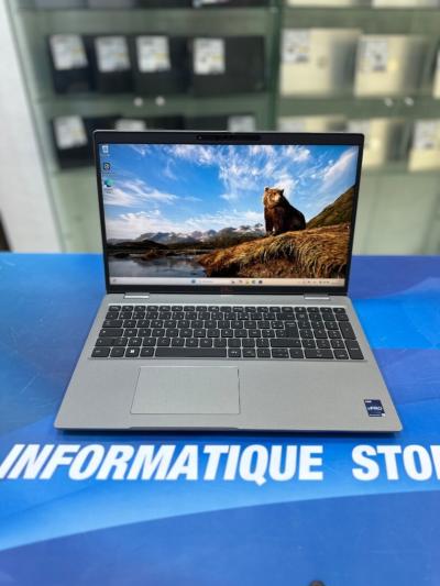 DELL PRECISION 3570 CORE : INTEL I7 - 1255U DISC : 512 GB  (SSD)  RAM : 16 GB   NVIDIA T550 