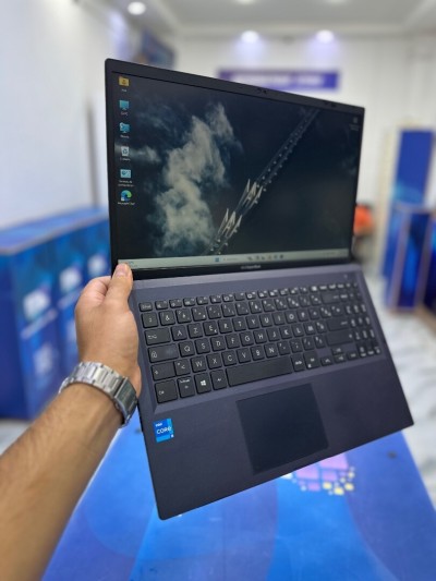 ASUS EXPERTBOOK 15 CORE : INTEL i5 - 1135G7 DISC : 256 GB  (SSD)  RAM : 08 GB  