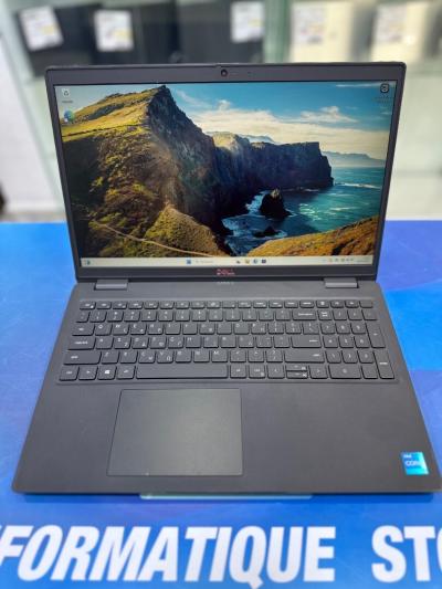 DELL LATITUDE 3520 CORE : INTEL I5 - 1145G7 DISC : 512 GB  (SSD)  RAM : 16 GB  