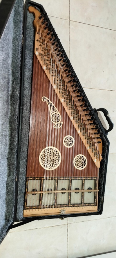 instruments-a-cordes-qanoun-arabic-bir-el-djir-oran-algerie