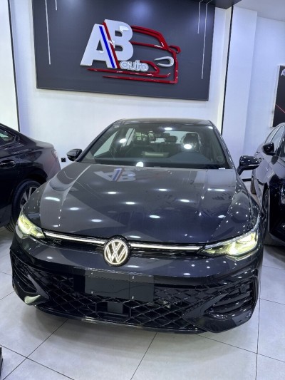 Volkswagen Golf 8 2025 R-Line