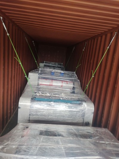 Machine de pelliculage semi auto 1050 mm