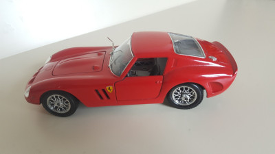 Voiture miniature Ferrari 250 GTO 1962 burago Italy 1/24 