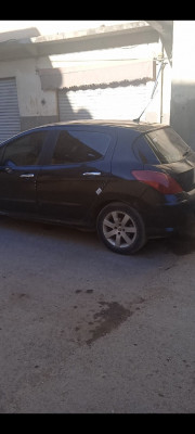 moyenne-berline-peugeot-308-2010-les-eucalyptus-alger-algerie