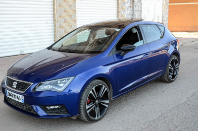 سيدان-متوسطة-seat-leon-2019-urban-عين-تموشنت-الجزائر