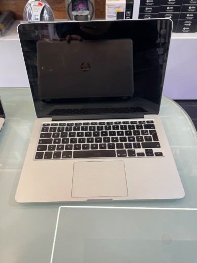 MacBook Pro 2015 i5 8GB 256SSD 2k