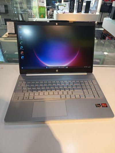 HP 15 Ryzen 3 5300U 8GB DDR4 512SSD 15.6FHD
