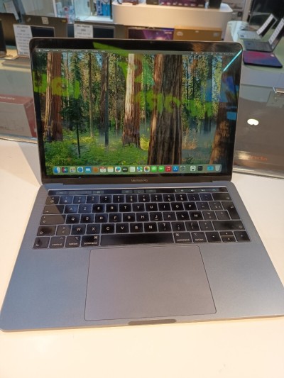 MacBook Pro 2019 i5 8GB 512SSD TouchBar Retina