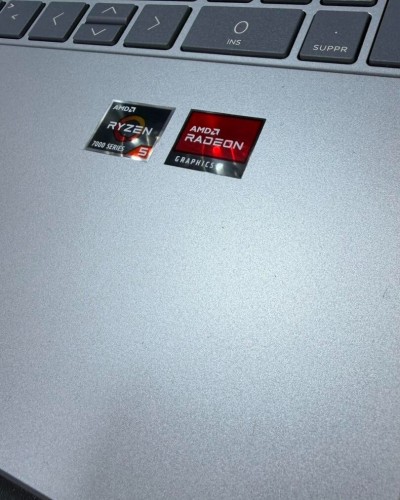 HP LAPTOP 15 RYZEN 5 7520U 2.80GHZ 8Gb DDR4 256GBSSD AMD RADEON GRAPHICS ECRAN 15.6 FHD