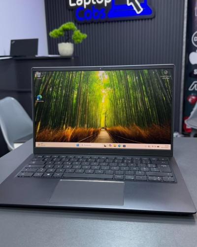 (VENDU)DELL VOSTRO 14  i5-11300H 3.10GHZ 16Gb DDR4 512gb SSD INTEL IRIS XE   GRAPHICS ECRAN 14 FHD