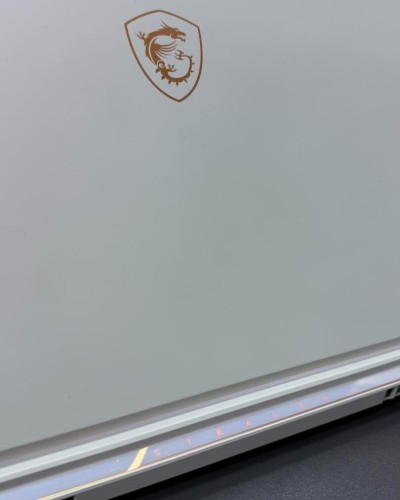 (VEDU) MSI STEALTH 16 STUDIO i9-13900H 13EME 16G DR5 1000SSD INTEL IRIS XE RTX4070 8Gb 3K OLED 240HZ