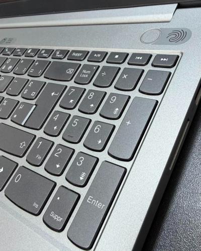 LENOVO THINKBOOK 15 G2 i3-1115G4 3.00GHz 8Gb DDR4 256gb SSD INTEL UHD GRAPHICS ECRAN 15.6 FHD  