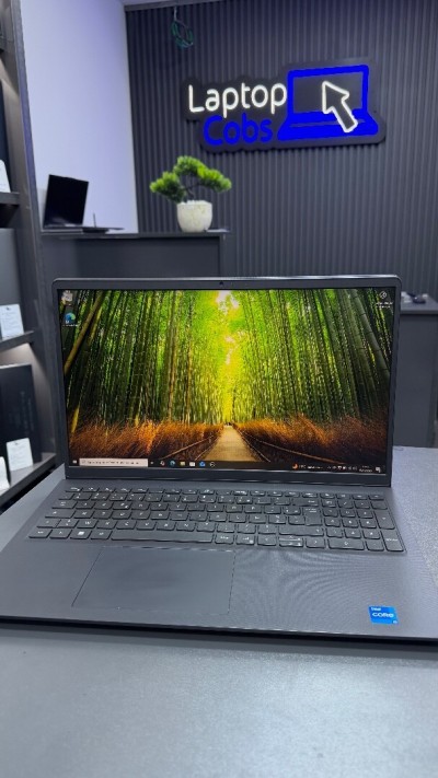 Dell vostro i5-1135G7 (11eme) 8gb 256gb Intel iris xe graphics ecran 15.6 FHD