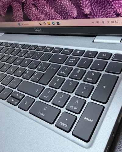 DELL LATITUDE 5550 ULTRA 5 135U 16gb ddr5 512gb ssd INTEL R GRAPHIC ECRAN 14 FHD LED  