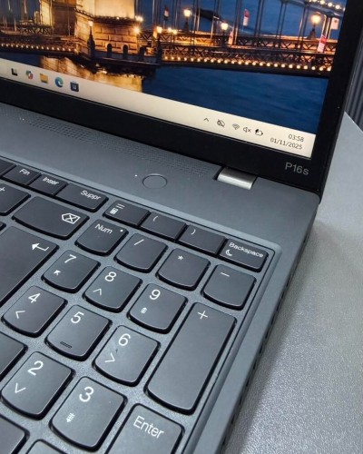 LENOVO THINKPAD P16s  STATION TRAVAIL i7-1280P 16GB 512SSD NVIDIA T550 LAPTOP GPU 