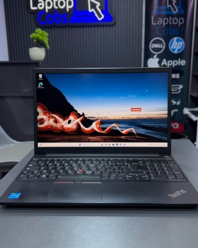 LENOVO THINKPAD E15 i3-1115G4 3.00GHZ 8Gb DDR4 256gb SSD INTEL UHD GRAPHICS ECRAN 15.6 FHD