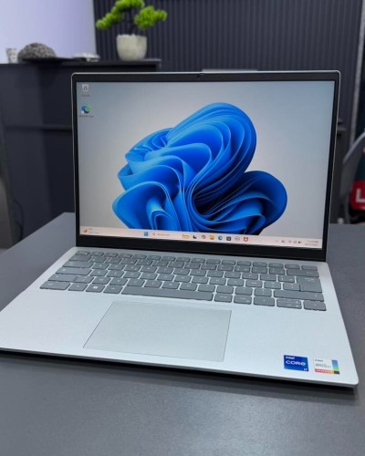 DELL INSPIRON 14 5420 NTEL CORE I7-1255U 1.70 Ghz 16Gb DDR4 512Gb SSD  INTEL IRIS xE GRAPHICS 14 FHD