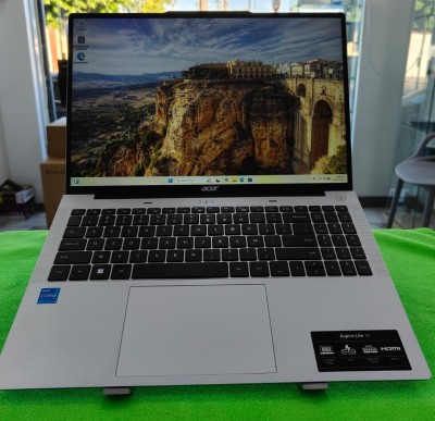 Acer Aspire Lite 16 (2024)  Core i3 13e Gen / 8 Go RAM / 512 Go SSD / 16" IPS