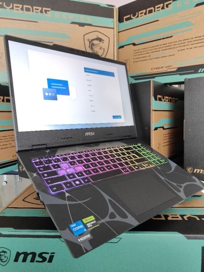 MSI CYBORG 15 B13WEKG i5 13th Gen / 16Go / 512Go SSD / RTX 5050 8 Go / 15,6FHD 144Hz SOUS EMBALLAGE