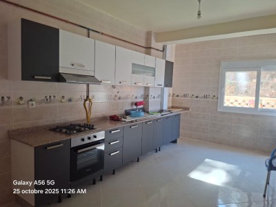 بيع شقة 4 غرف تيبازة خميستي