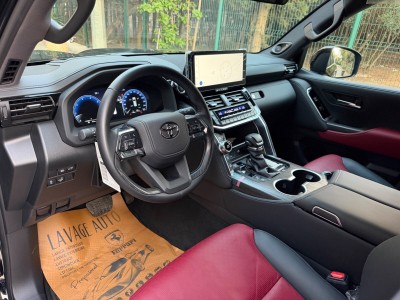 Moumou cars
