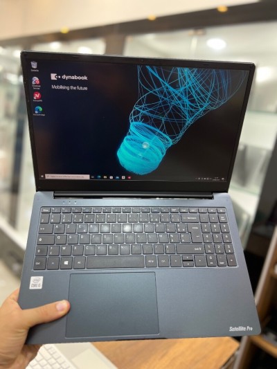 Toshiba DynaBook 15.6" FHD - i5 1035G1 - 8Go - 256Go - Intel UHD Graphics 