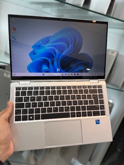 HP EliteBook 1040 G8 - i7 1165G7 - 16Go - 256Go - Intel Iris Xe Graphics 