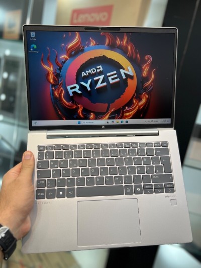 HP ProBook 645 G10 - Ryzen 5 Pro 7535U - 16Go - 512Go - Radeon 680M