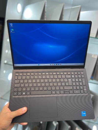 Dell Vostro 120 Hz FHD - i5 1235U - 16Go - 512Go - Intel Iris Xe Graphics 