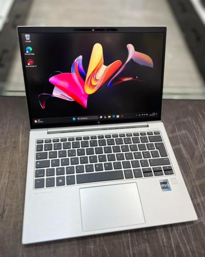 HP EliteBook 830 G10 - Intel Core i5-1345U - 16GB RAM - 512GB SSD - Intel UHD Graphics - 