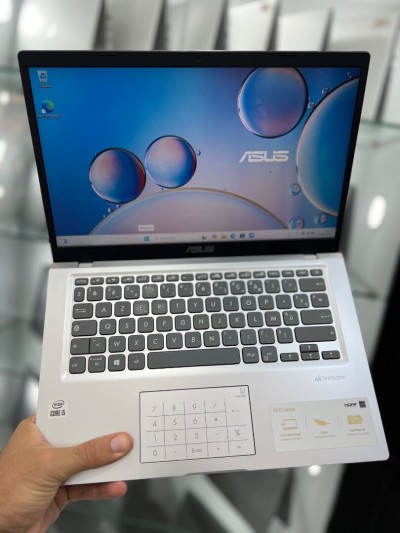 Asus Laptop 14 FHD - i5 1035G4 - 8Gb - 256Gb - Intel UHD Graphics 