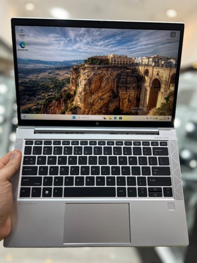 HP EIiteBook 835 G8 13.3" FHD, Ryzen 7 Pro 5850U - 16Gb - 512Gb - AMD Radeon Graphics 