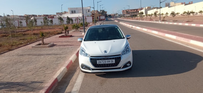 citadine-peugeot-208-2019-allure-facelift-marsat-el-hadjadj-oran-algerie