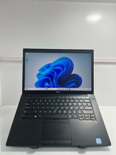 DELL LATITUDE 7490 I5 7 EME 7300U 8GB RAM 256 SSD NVME GPU: INTEL HD GRAPHICS 620 ECRAN 14 FHD