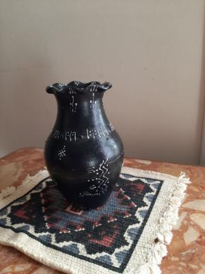 Vase noir décoratif 