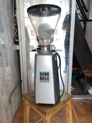 robots-mixeurs-batteurs-machine-a-moudre-le-cafe-marque-mazzer-hussein-dey-alger-algerie