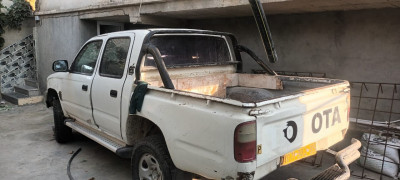 voitures-toyota-hilux-2002-44-djinet-boumerdes-algerie