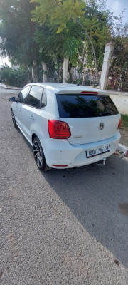 voitures-volkswagen-polo-2016-carat-beni-mered-blida-algerie