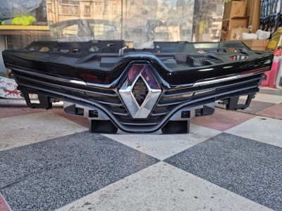 Calandre complet d'origine clio4 ph2