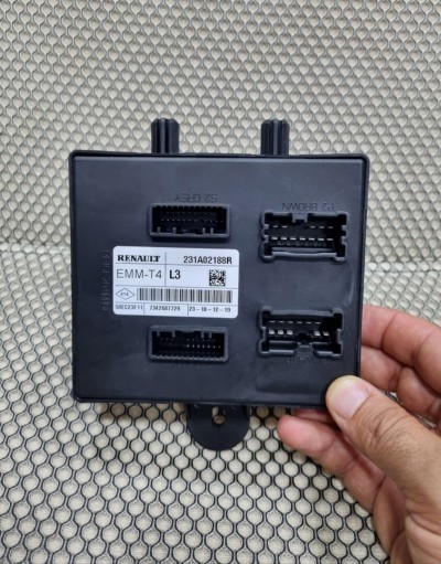 Calculateur EMM d'origine Renault Clio4 GTLINE 