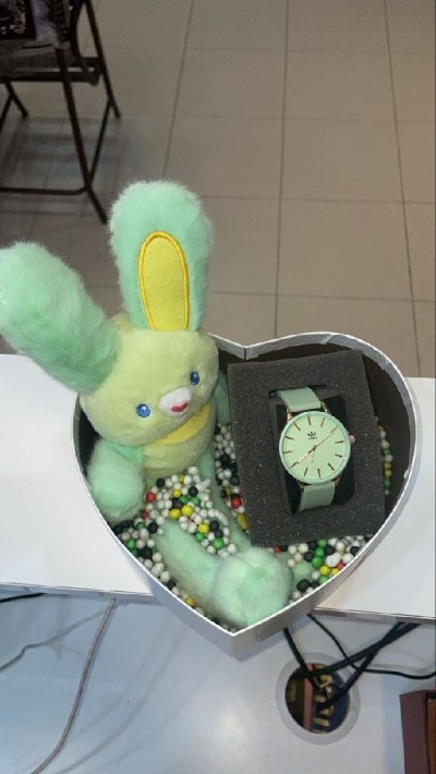 Coffret montre femme cadeau anniversaire Mohammadia Mall sous sol 