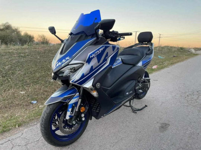 motos-et-scooters-yamaha-tmax-2018-algerie