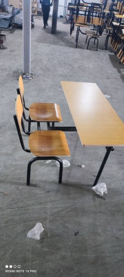 Chaise et table scolaire  