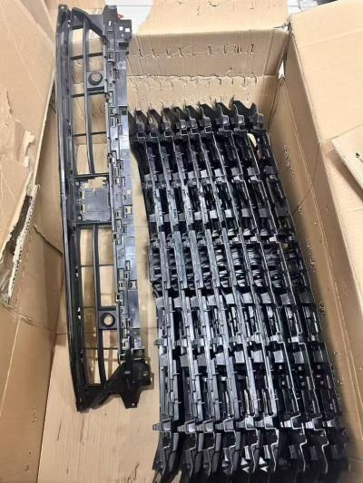 Grille centrale Audi Q3